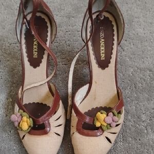 Enzo Angiolini Brown and Cream Heels with Floral Accents